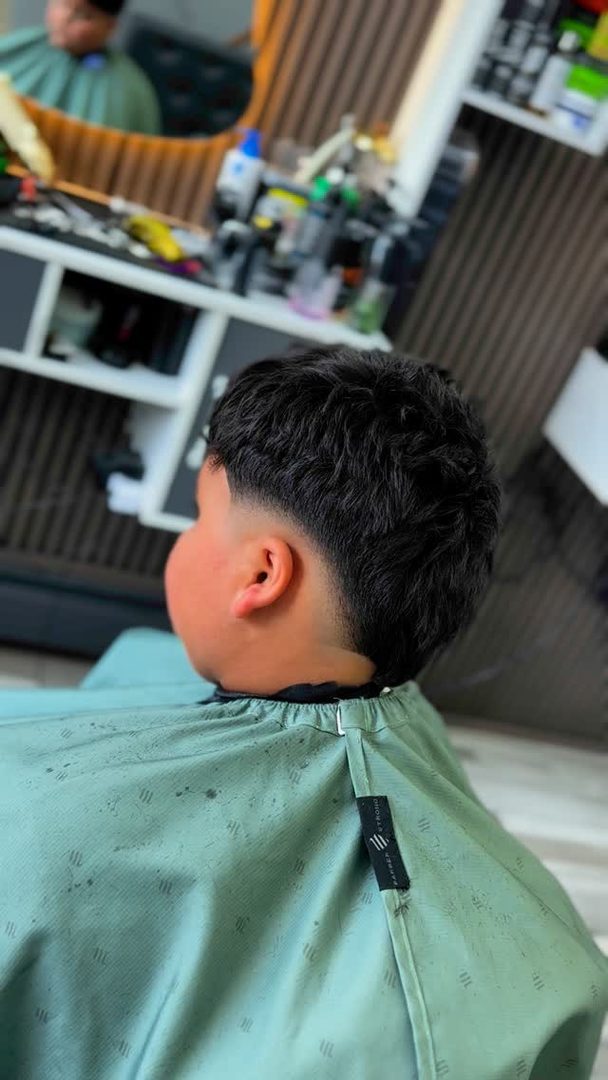 Sully Cutz reel — hot towel finish